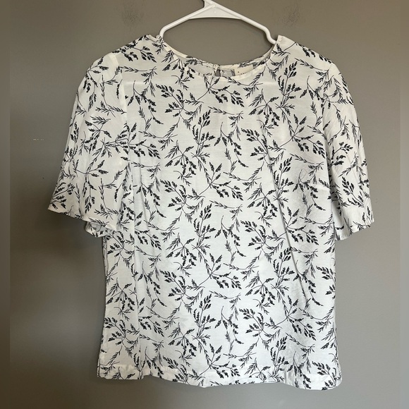 a new day Tops - Women's Flutter Short Sleeve Top - A New Day Medium, Black & White Floral